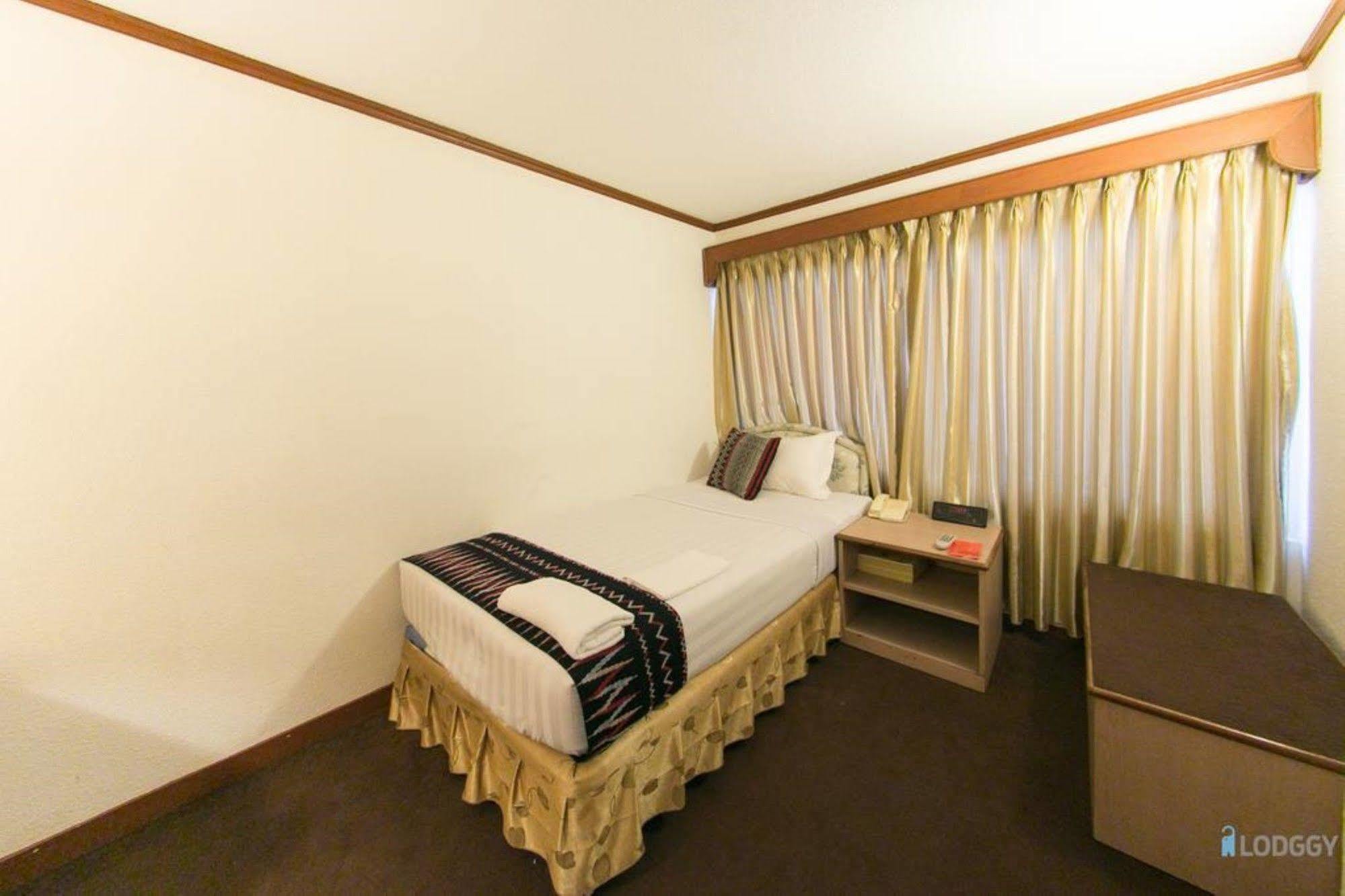 양곤 Backpackerz @ Orchid B&B 외부 사진