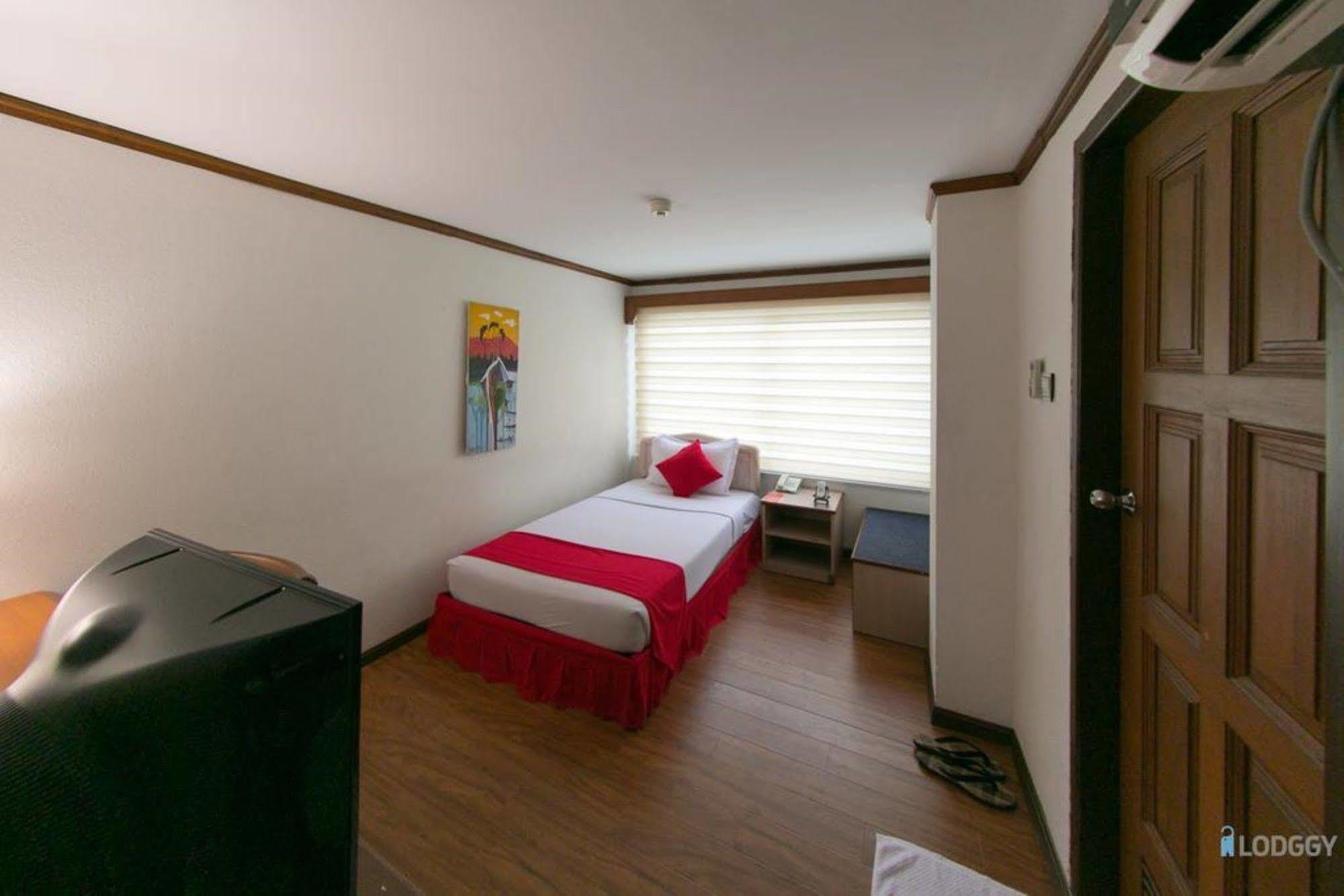 양곤 Backpackerz @ Orchid B&B 외부 사진