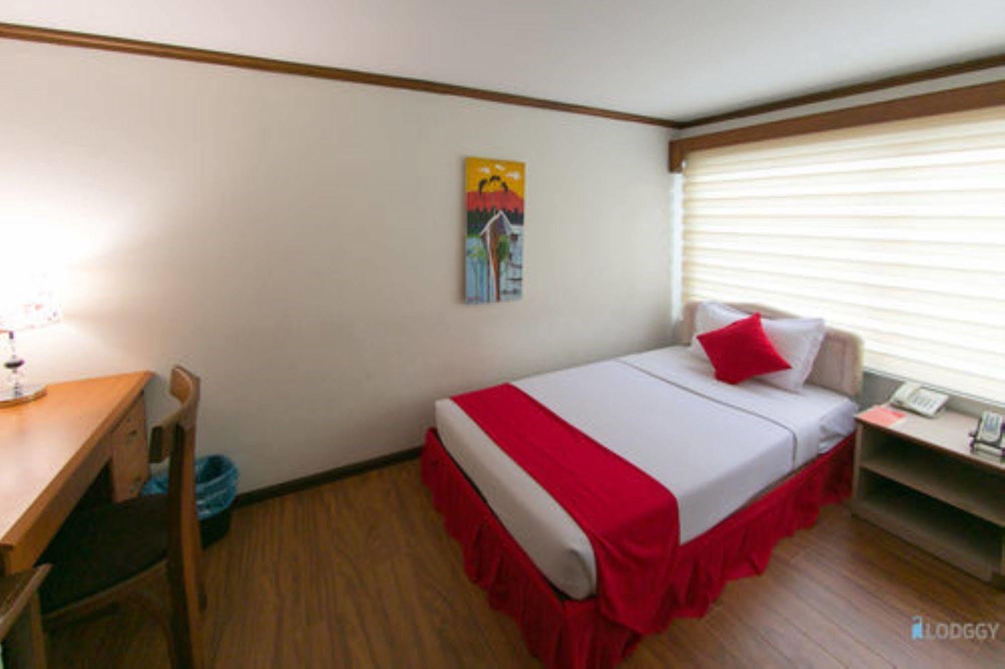 양곤 Backpackerz @ Orchid B&B 외부 사진